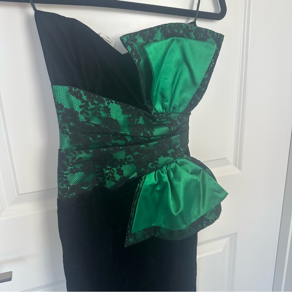 Jessica McClintock Black and Green Strapless Evening Dress with Lace and Bow